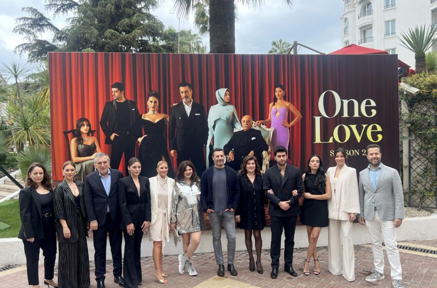  Cannes’da Düzenlenen İçerik Fuarı MIPTV’de ‘Kızılcık Şerbeti’ Oyuncularını Sabit Akkaya Hazırladı