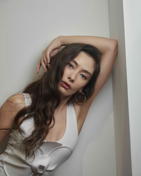 Neslihan Atagül, Hola dergisinin kapağında