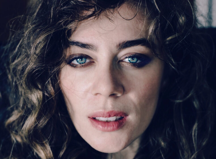 afife oyununda demet evgar afife jale'yi canlandıracak