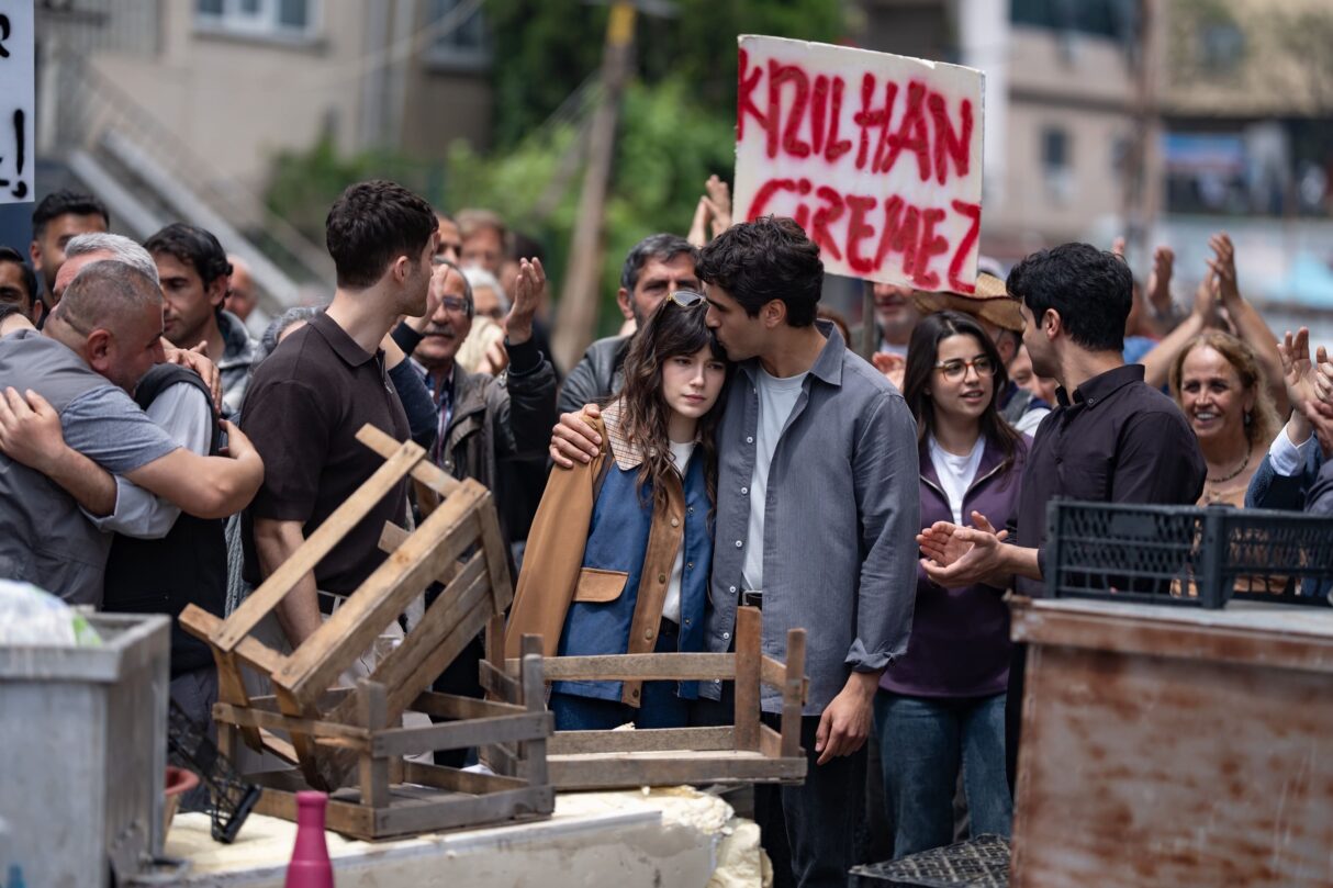 Show TV’nin Dev Bütçeli Dizisi ‘Delikanlı’ Ekranlara Veda Ediyor!