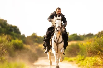Aşk ve Taht'tan bir kare